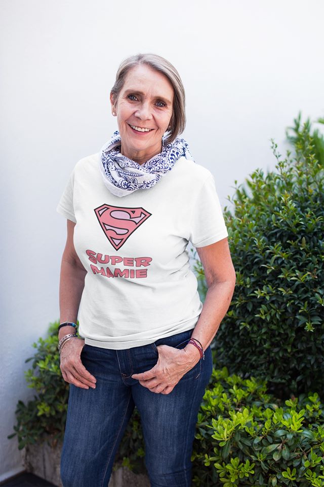 T-shirt femme col V Super Mamie